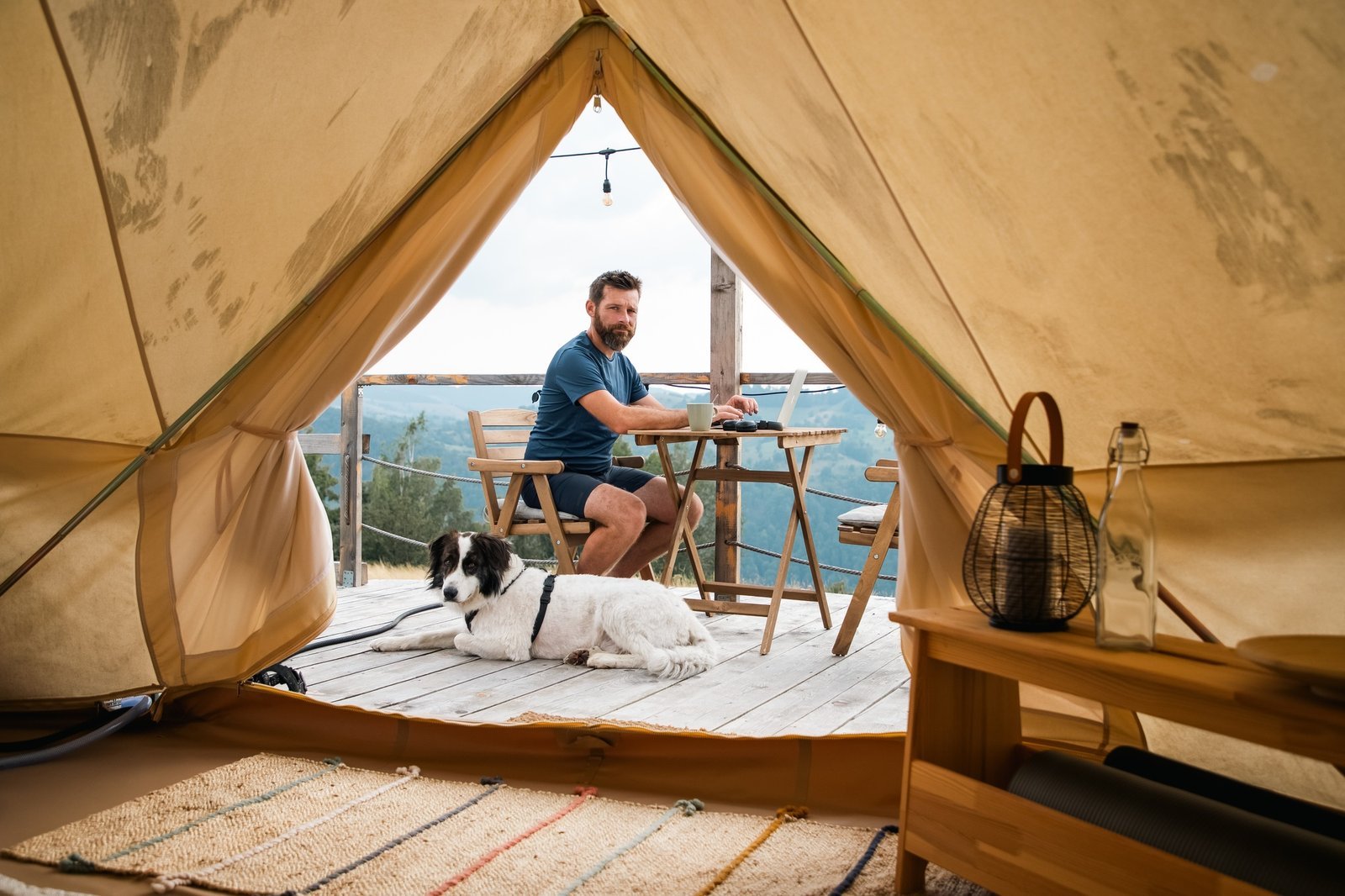 glamping-or-glamour-camping-with-a-dog-6.jpg